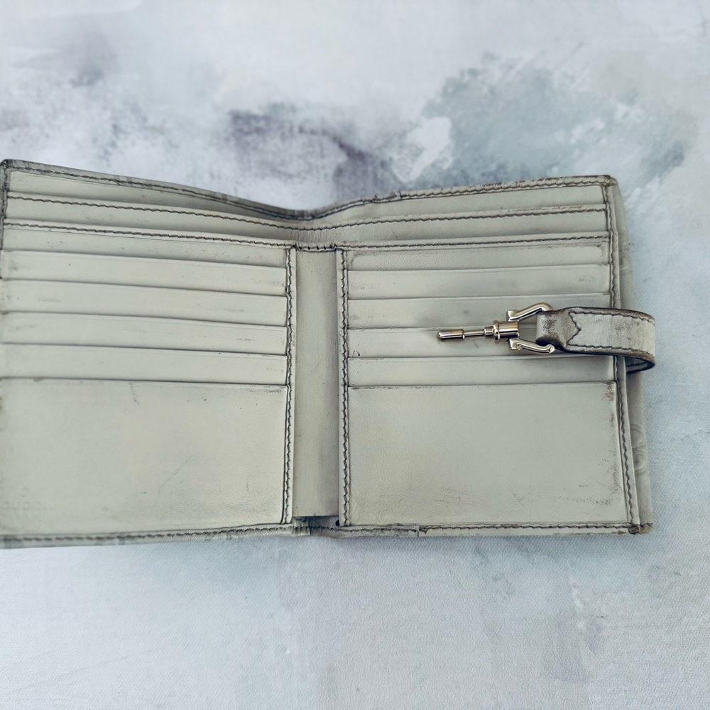 Gucci Guccissima Ivory Leather GG Logo BiFold Wallet, Gold Piston Closure - Picture 6 of 14